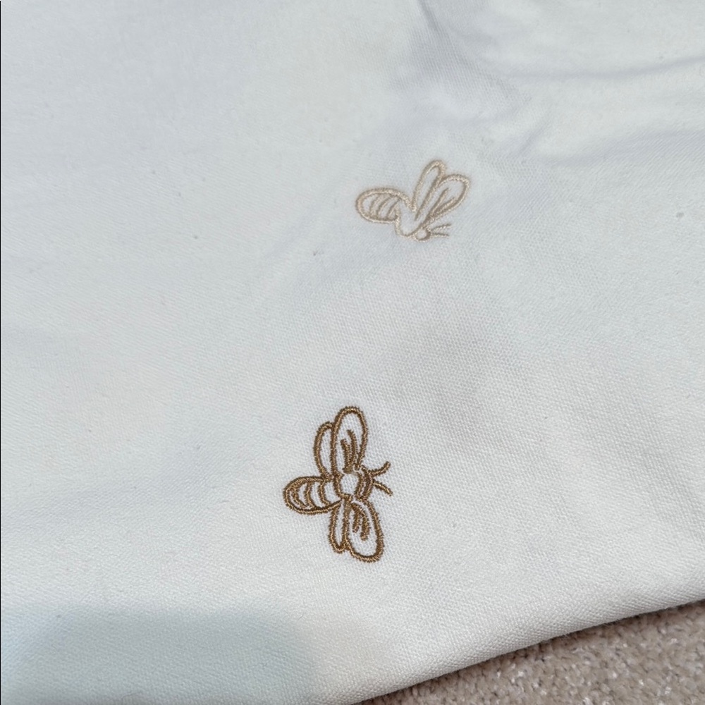 Like New! Pottery Barn Bee 🐝 Embroidered Shower Curtain, Towel Set & Jars! - Picture 6 of 9